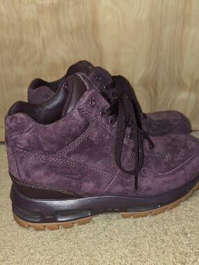 Nike Burgundy Suede Casual Boots